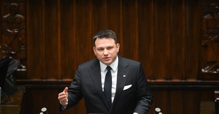 Mentzen wyszedł na mównicę. Chwilę potem z sali słychać było krzyki
