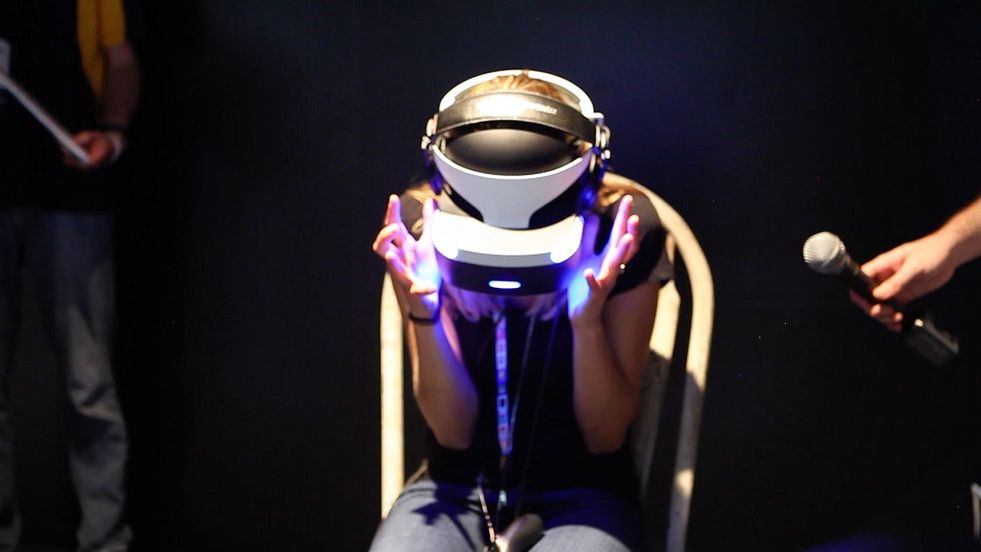 Ten horror od studia Capcom musi być straszny! Zobacz reakcje grających na PlayStation VR 1