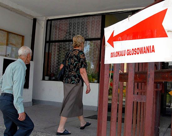 Marna frekwencja w uzupełniających wyborach do Senatu