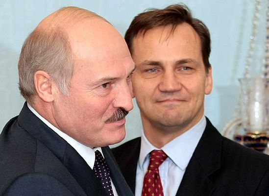 Sikorski i Westerwelle w ogniu krytyki; "Przykra nauczka"