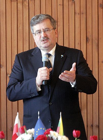 Komorowski: każdy kamień, każdy dom do mnie krzyczy