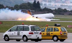 Samolot z 80 osobami awaryjnie lądował w Niemczech