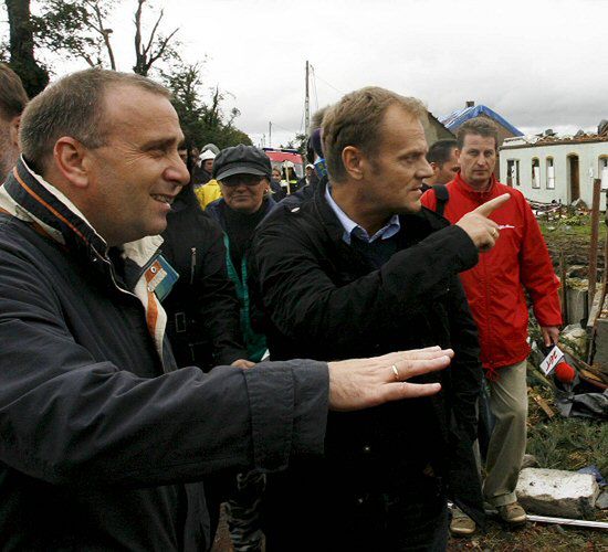 Schetyna zaskoczony tempem odbudowy zniszczonych domów