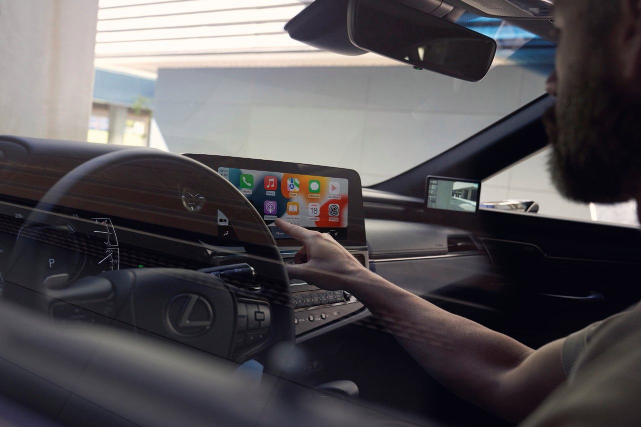 Lexus ES (2023)