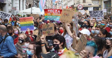 Zatrzymanie Margot. Demonstracje w wielu miastach. Pikieta przed aresztem, gdzie znajduje się aktywistka LGBT