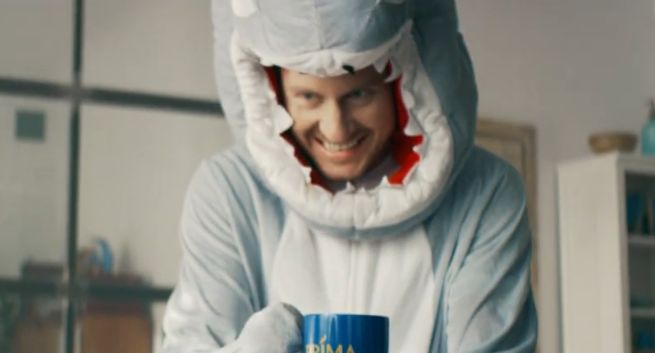 Kubki z mazakami do wyrażania bliskości w promocji kawy Prima (wideo)