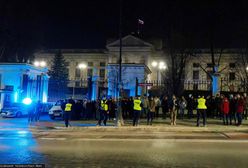 Protest przed ambasadą Rosji w Warszawie. Okrzyki po śmierci Nawalnego