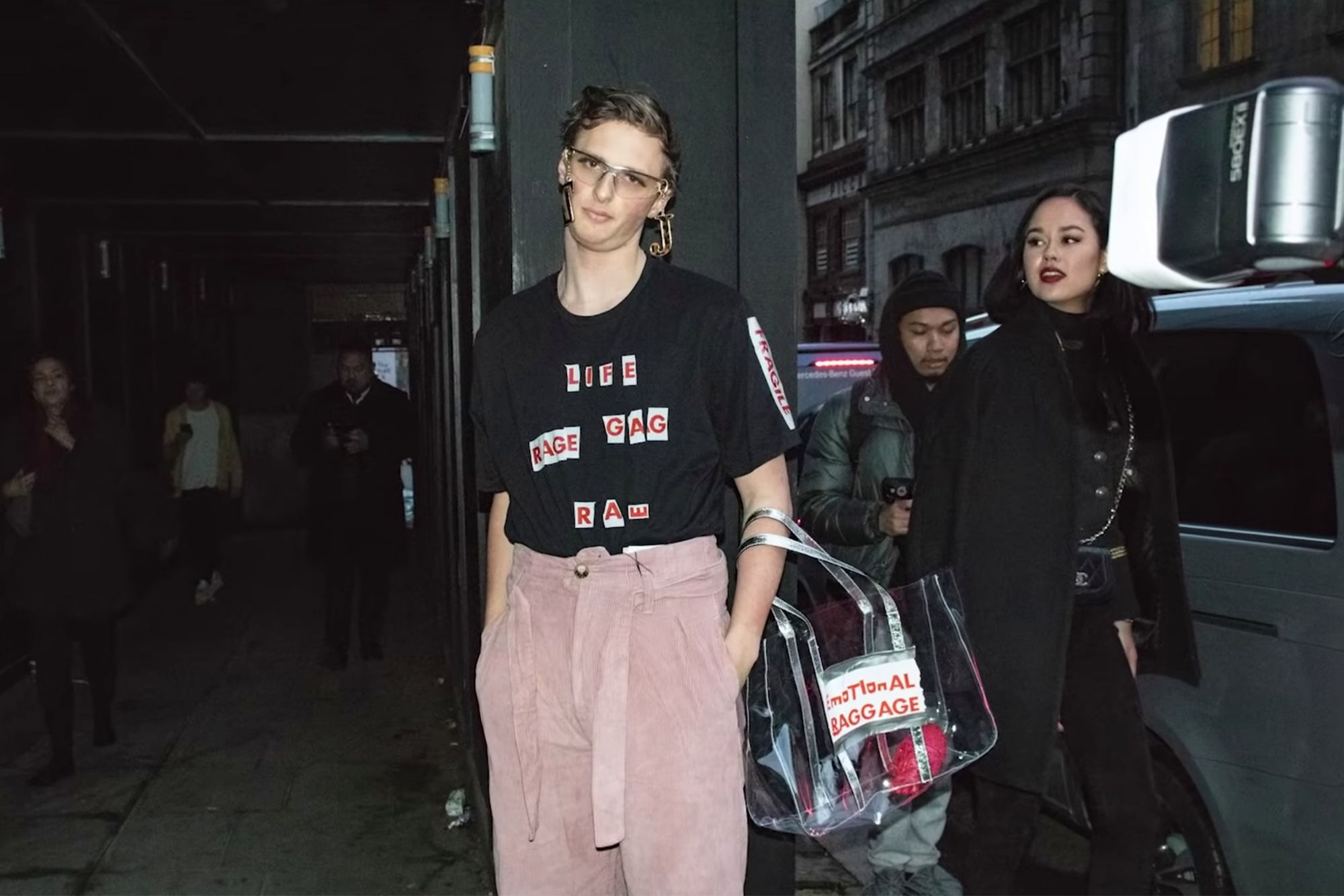 Chłopak udawał modela na Tygodniu Mody. Oszukał fotografów i gwiazdy 1