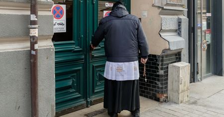 Wzruszająca historia z kolędy. Ksiądz płakał z gospodarzem