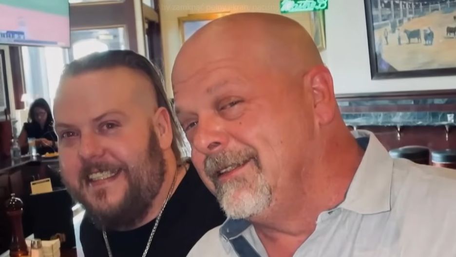 Od lewej: Adam i Rick Harrisonowie