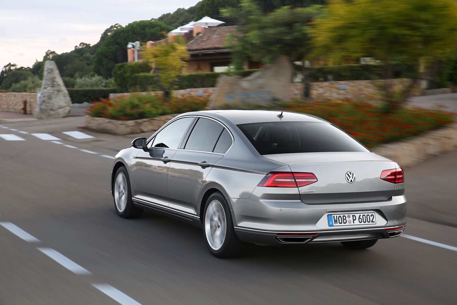 Nowy Volkswagen Passat przedstawiony w obszernej galerii zdjęć i ilustracji 15