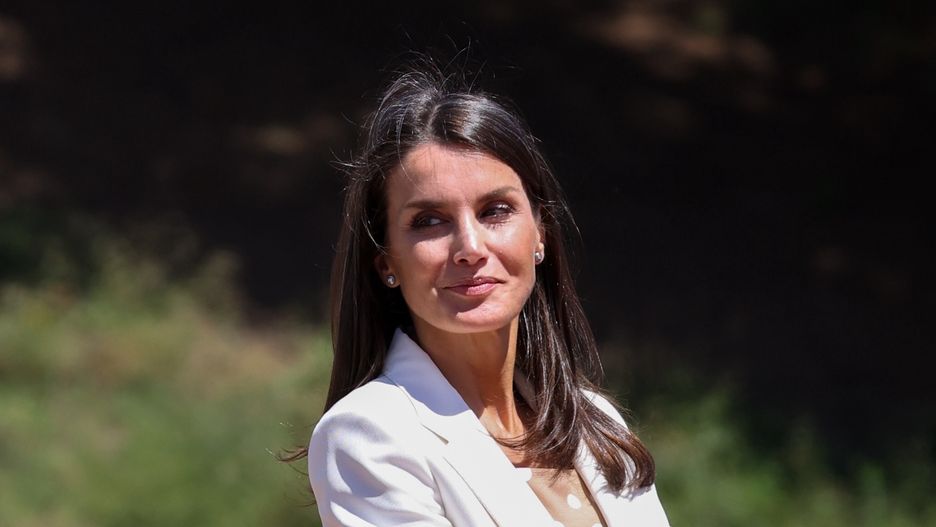 Królowa Letizia wybrała elegancką biel
