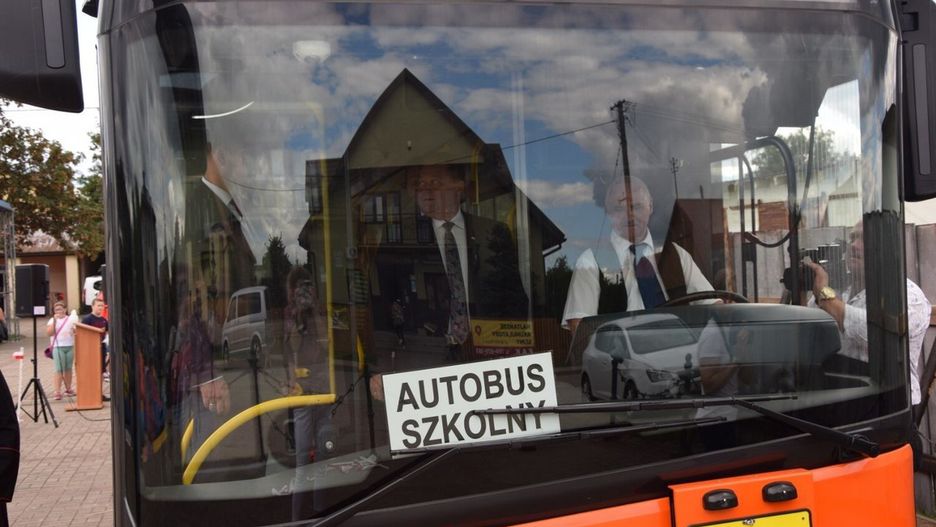 Nowe autobusy zapewnia dzieciom komfort i bezpieczeństwo