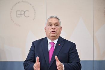 Orban grozi. "Prędzej czy później będą zwożone trumny"