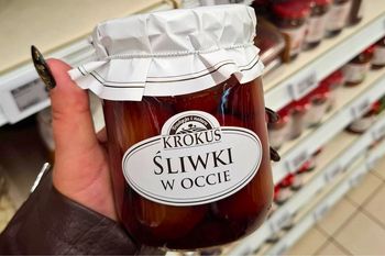 Kiedyś stały w każdej polskiej spiżarni, dziś zapomniane. Te słoiczki wypatrzyłam na półce w Auchan