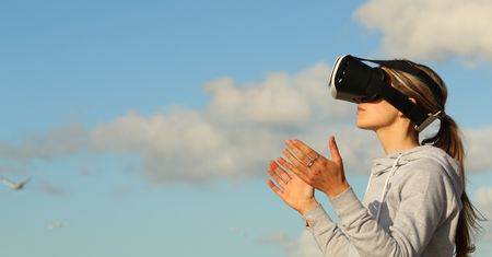 Koniec z plątaniną kabli przy goglach VR: wkrótce wystarczy jeden przewód USB-C