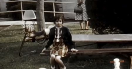 Przez 13 lat żyła w klatce, do której wsadził ją ojciec. Gdy ją znaleźli, ważyła 26 kg