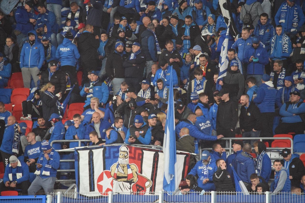 Odra Opole - Ruch Chorzów: Były trener Niebieskich przetestował dawną drużynę. Półtora tysiąca fanów chorzowian w Opolu