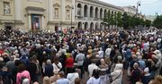 Ulice Warszawy wypełnione modlitwą. Procesja Bożego Ciała przeszła przez centrum. Uroczysta atmosfera i setki wiernych
