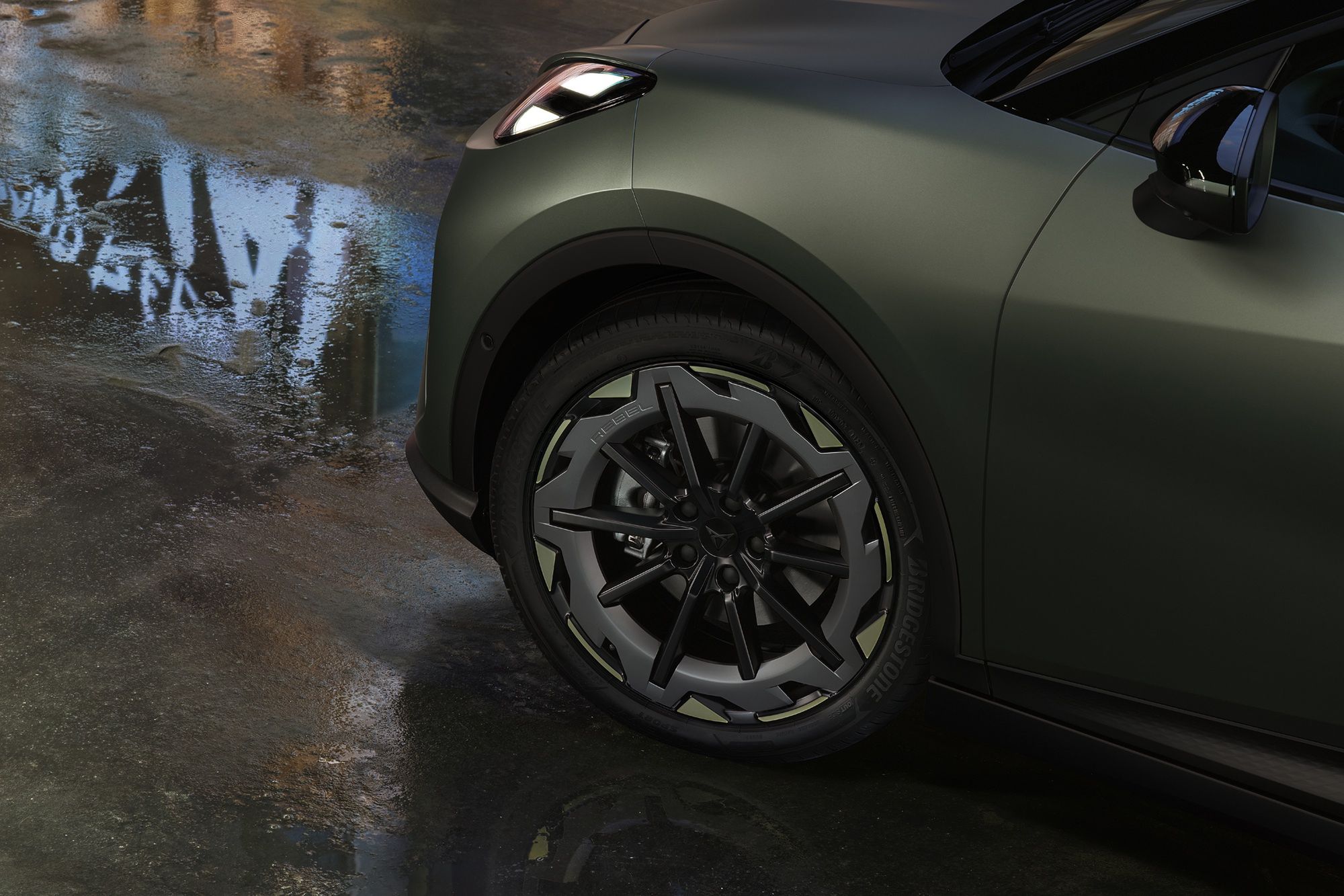 Cupra Raval w kolorze Manganese Matt