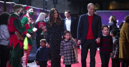 Kate i William z dziećmi w teatrze. Charlotte nie powstrzymała emocji