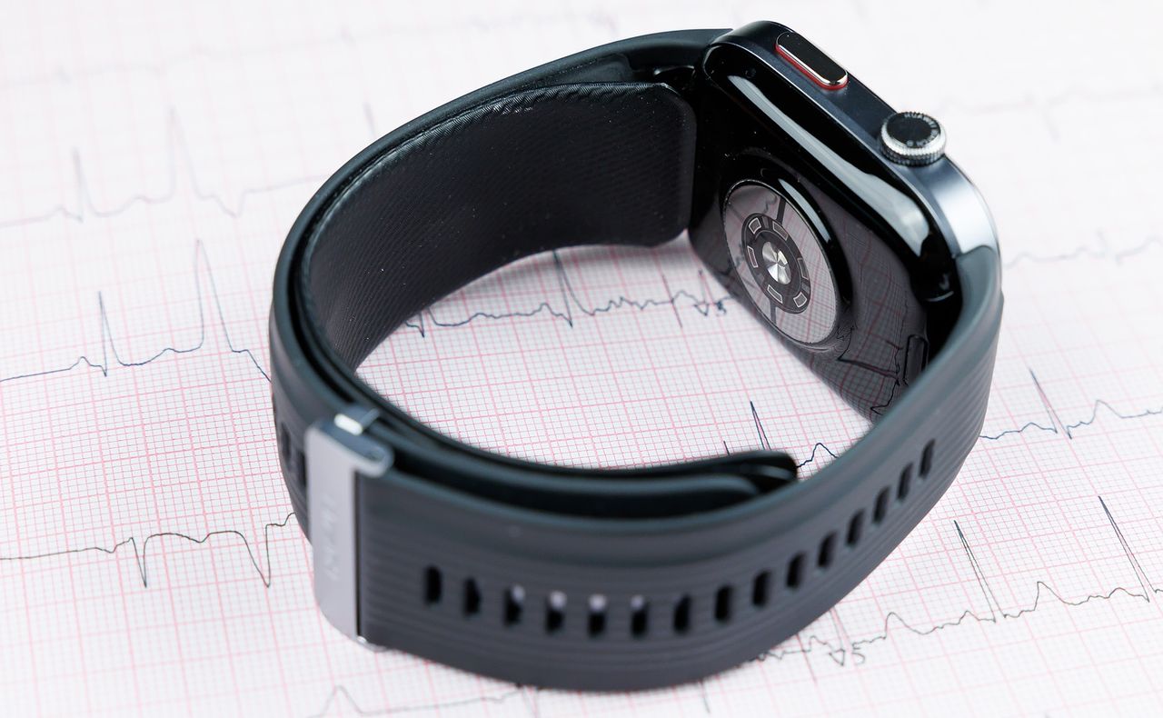 Zapięty pasek w HUAWEI WATCH D2