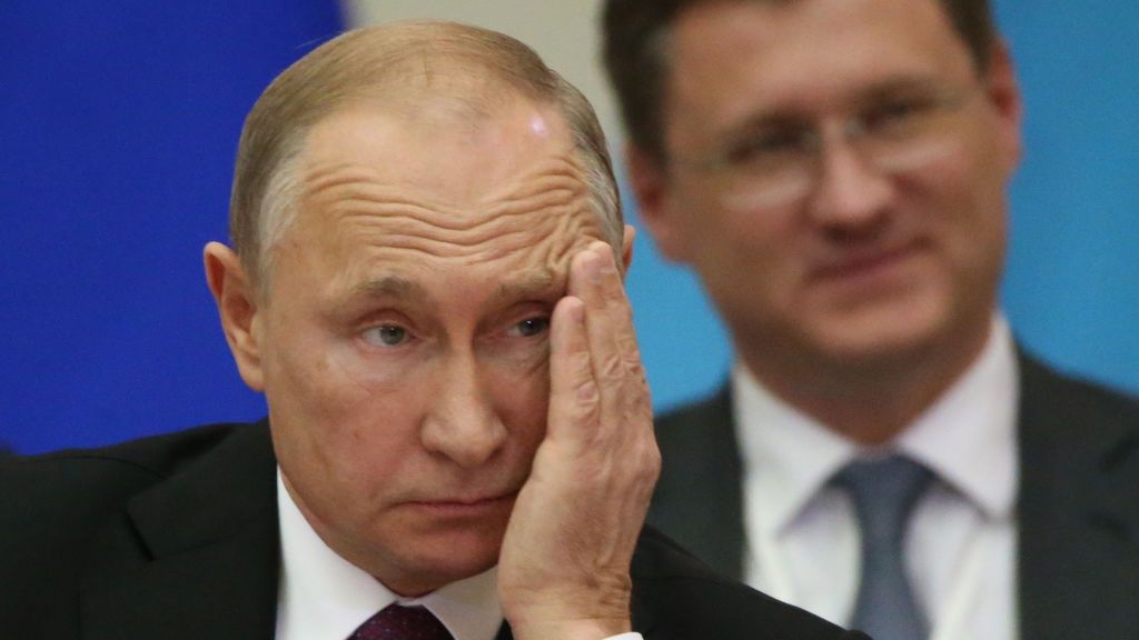Prezydent Rosji Władimir Putin (L) oraz wicepremier Aleksandr No