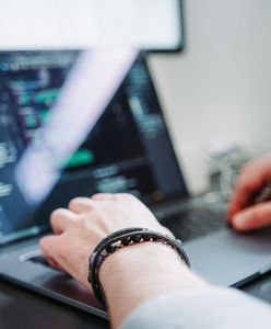 Problemy polskiej branży IT. Za granicą zarabiają dwa razy więcej