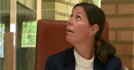 Parlament dyskutował o trzęsieniach ziemi. Obrady przerwano, gdy ziemia zadrżała