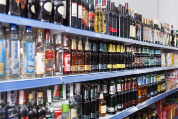 Hit zastępuje Polakom alkohol. "Piwo i wódka najbardziej zagrożone"