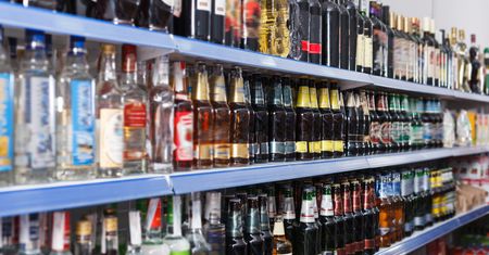 Hit zastępuje Polakom alkohol. "Piwo i wódka najbardziej zagrożone"