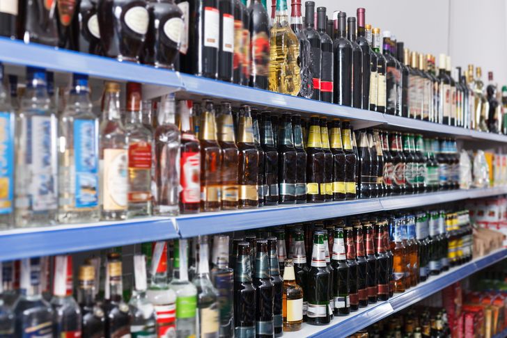 Hit zastępuje Polakom alkohol. "Piwo i wódka najbardziej zagrożone"