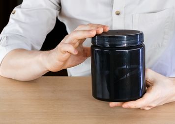 Producent wycofuje popularny suplement. Decyzja dotyczy wszystkich partii