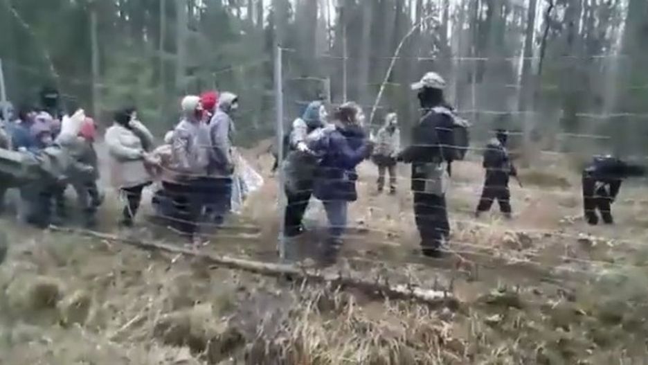 "Niepokojące" nagranie z granicy. Dziennikarz o "bandytach Łukaszenki" 
