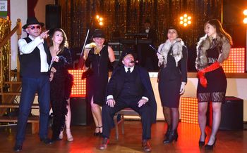 Magiczna Noc Muzeów w Szubinie. Rewia mody, szalona zabawa w rytm filmowych hitów i wspomnienia o dawnym kinie