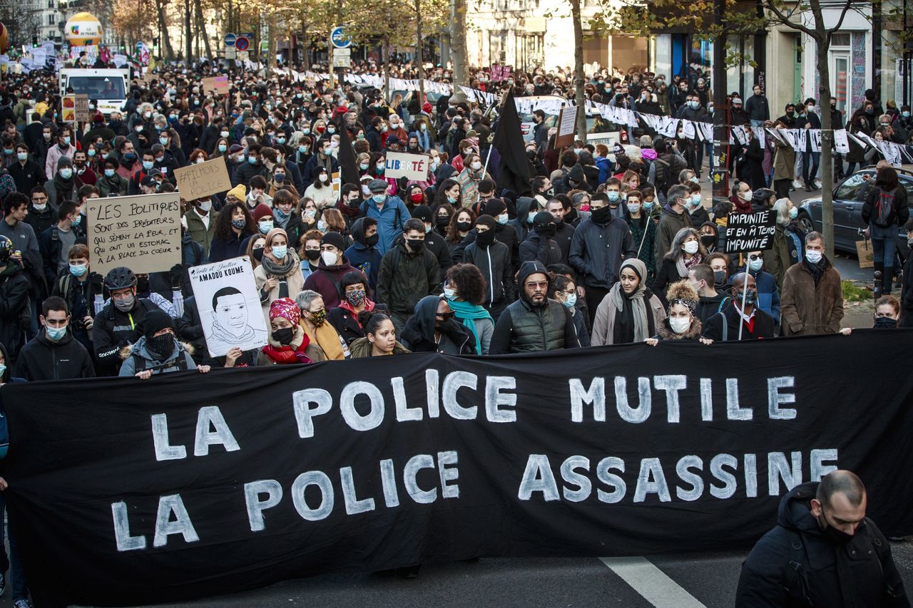 Francja. Paryż. Protest przeciwko brutalności policji