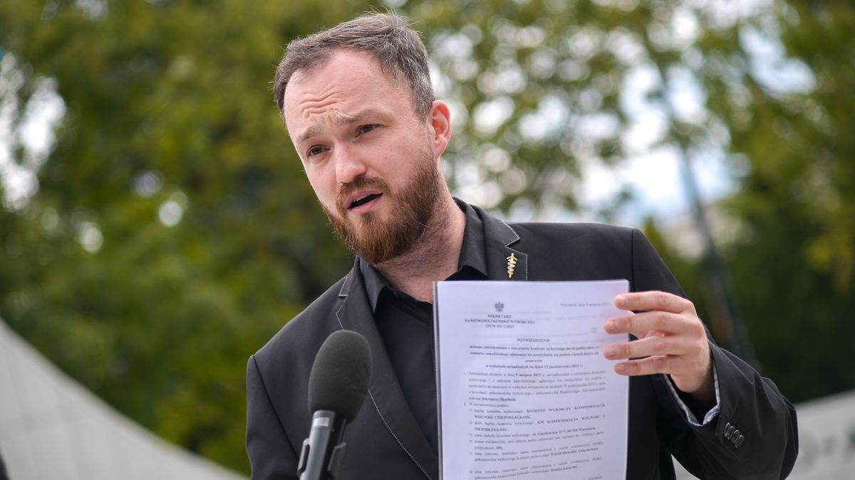 Poseł Witold Tumanowicz wykupił miejsce na cmentarzu
