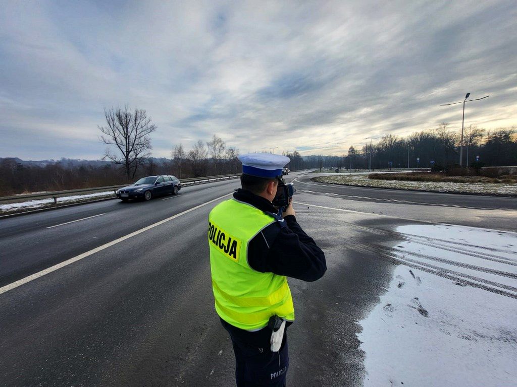 Weekend pod znakiem drogowych kontroli. Wadowiccy policjanci zatrzymali 10 praw jazdy