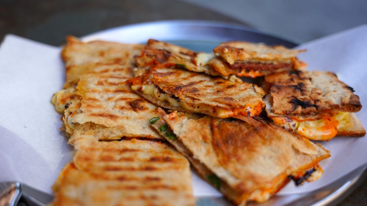 Hot toasted sandwich fresh from the plate grill stock photoTurkish toast Turkey - Middle East, Toasted Bread, BreadErsin Bozbeltost, comestible, ekmek, peynir