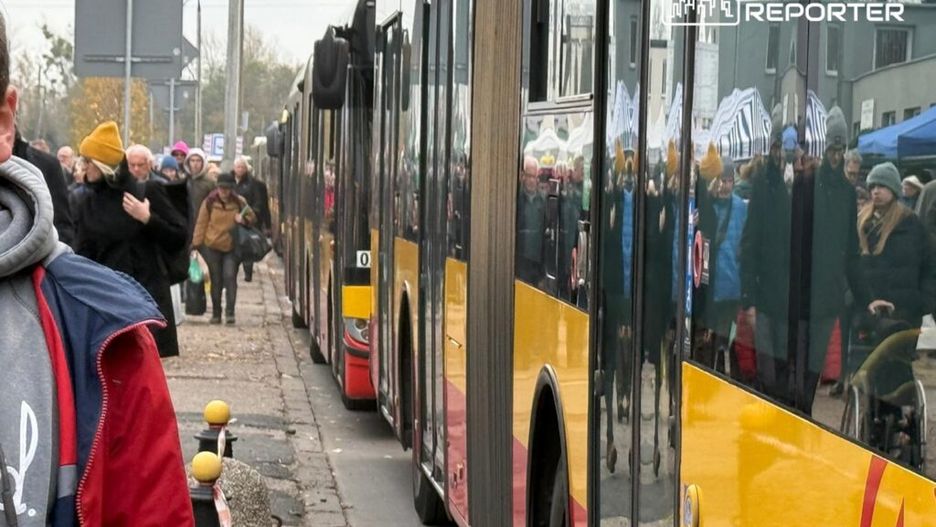 tłumy na cmentarzach