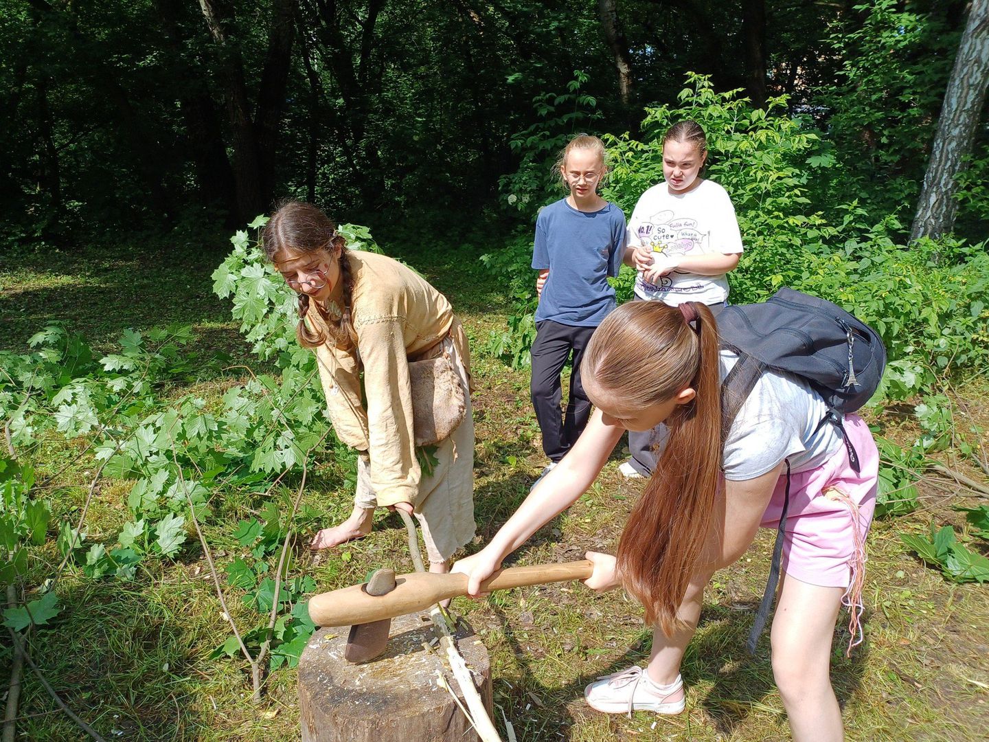 Warsztaty archeologiczne &#34;Żelazne korzenie&#34; w Muzeum Przyrody i Techniki w Starachowicach.