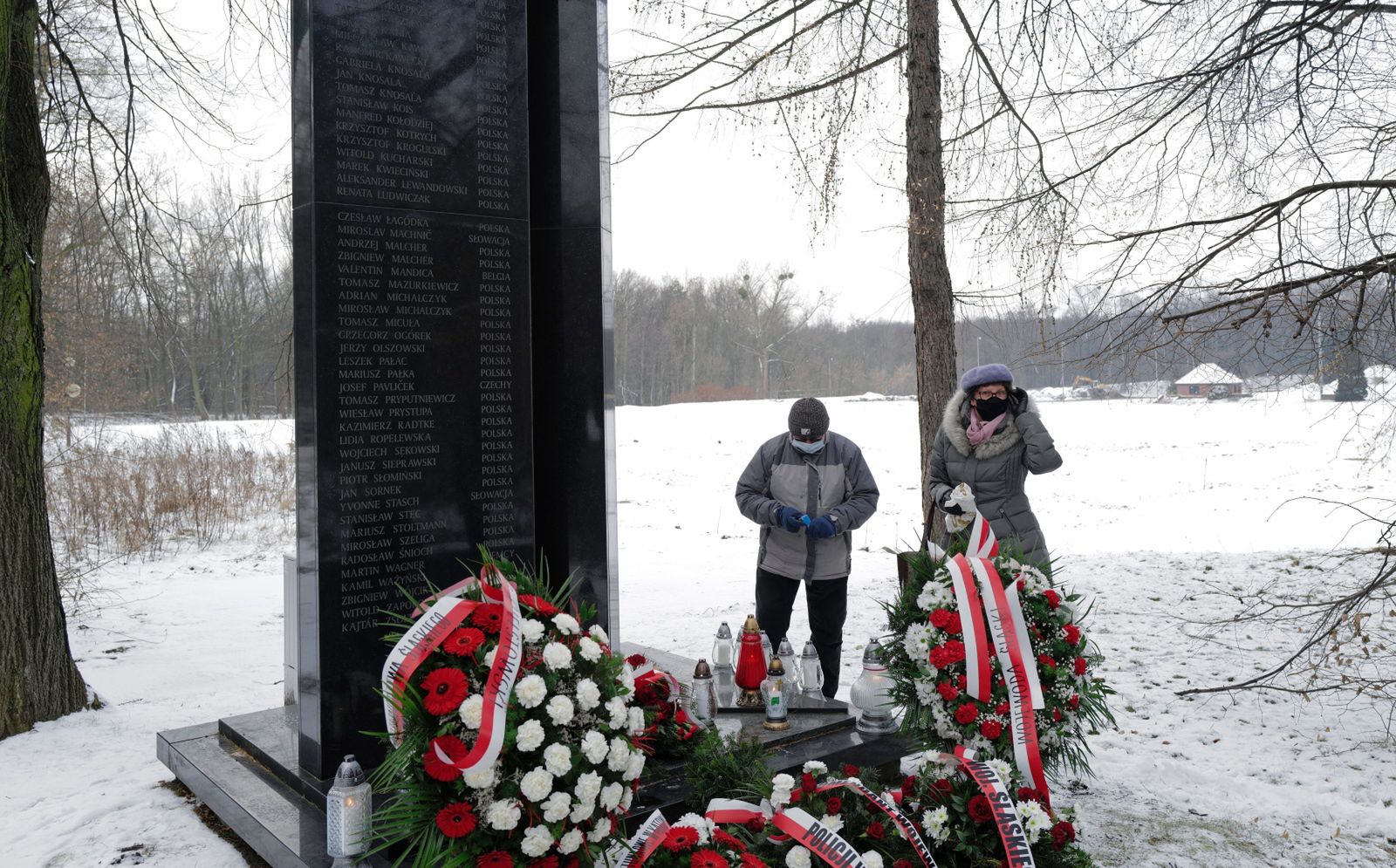 Uroczystości upamiętniające ofiary katastrofy hali MTK
