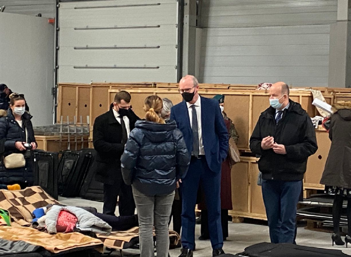 Simon Coveney przyleciał do Polski.