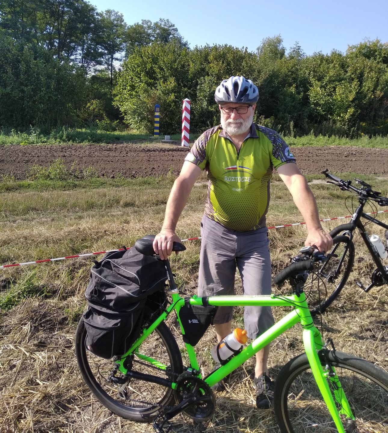 czasami otwierane są przejścia graniczne tzw. okazjonalne, które