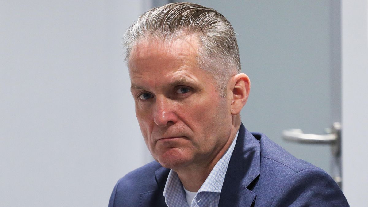 Micha� Gajewski
Warszawa, 15.06.2023. Prezes Santander Bank Polska Micha� Gajewski podczas konferencji prasowej dot. orzeczenia TSUE ws. kredyt�w frank�wych, 15 bm. w siedzibie ZBP w Warszawie. (ps/ibor) PAP/Pawe� Supernak
Pawe� Supernak
finanse, franki szwajcarskie, frank�w szwajcarskich, konferencja, kredyt, kredyty, orzeczenie, portret, prasowa, tsue, waluta, zbp, zwi�zek bank�w polskich, zwi�zku bank�w polskich