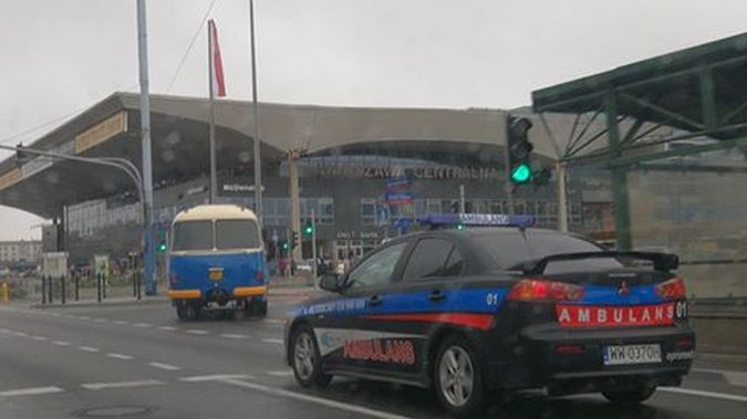 Zdjęcie ambulansu wywołało dyskusję w sieci