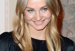 Socha kusi w pościeli w zmysłowych koronkach. Fani są nią zachwyceni