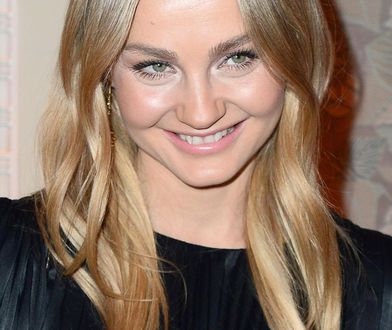 Socha kusi w pościeli w zmysłowych koronkach. Fani są nią zachwyceni