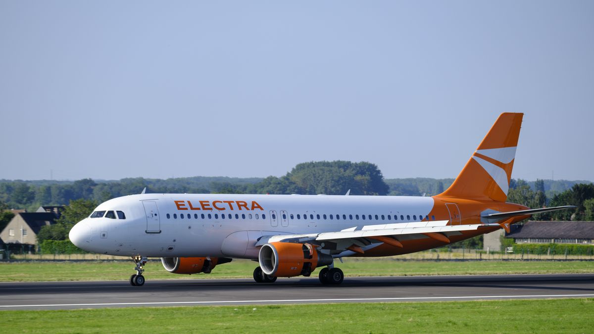 STEENOKKERZEEL, BELGIUM - JULY 30: An Airbus A320-214 from Electra Airways is landing in Brussels-Zaventem Airport on July 30, 2024 in Steenokkerzeel, Flemish Brabant, Belgium. Electra Airways is a Bulgarian airline specializing in aircraft charter, for charter flights, headquartered in Sofia. The Airbus A320 is a narrow-body airliners developed and produced by Airbus. (Photo by Thierry Monasse/Getty Images)