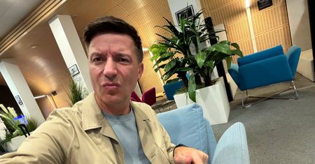 "Takiego brudu na polskim lotnisku nie widziałem". Dziennikarz nie owija w bawełnę